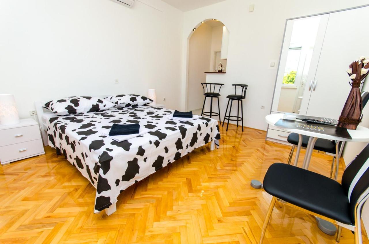 Apartments Ivana Trogir Exterior photo