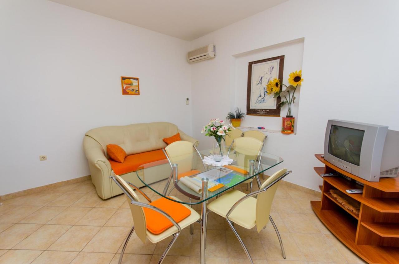 Apartments Ivana Trogir Exterior photo