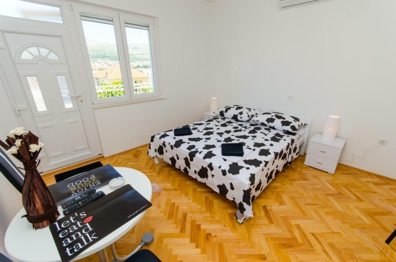 Apartments Ivana Trogir Exterior photo